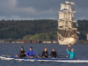 viele Zuschauer, auf dem Wasser...